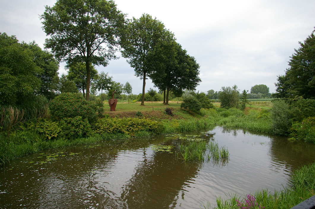 'de Lusdonck' gezien vanaf de Spoordonkse Watermolen (2009)
